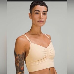 Lululemon sports bra